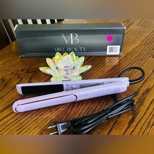 Hair straightener Miel Beauty NWT $150 MSRP Temp control. Lavender